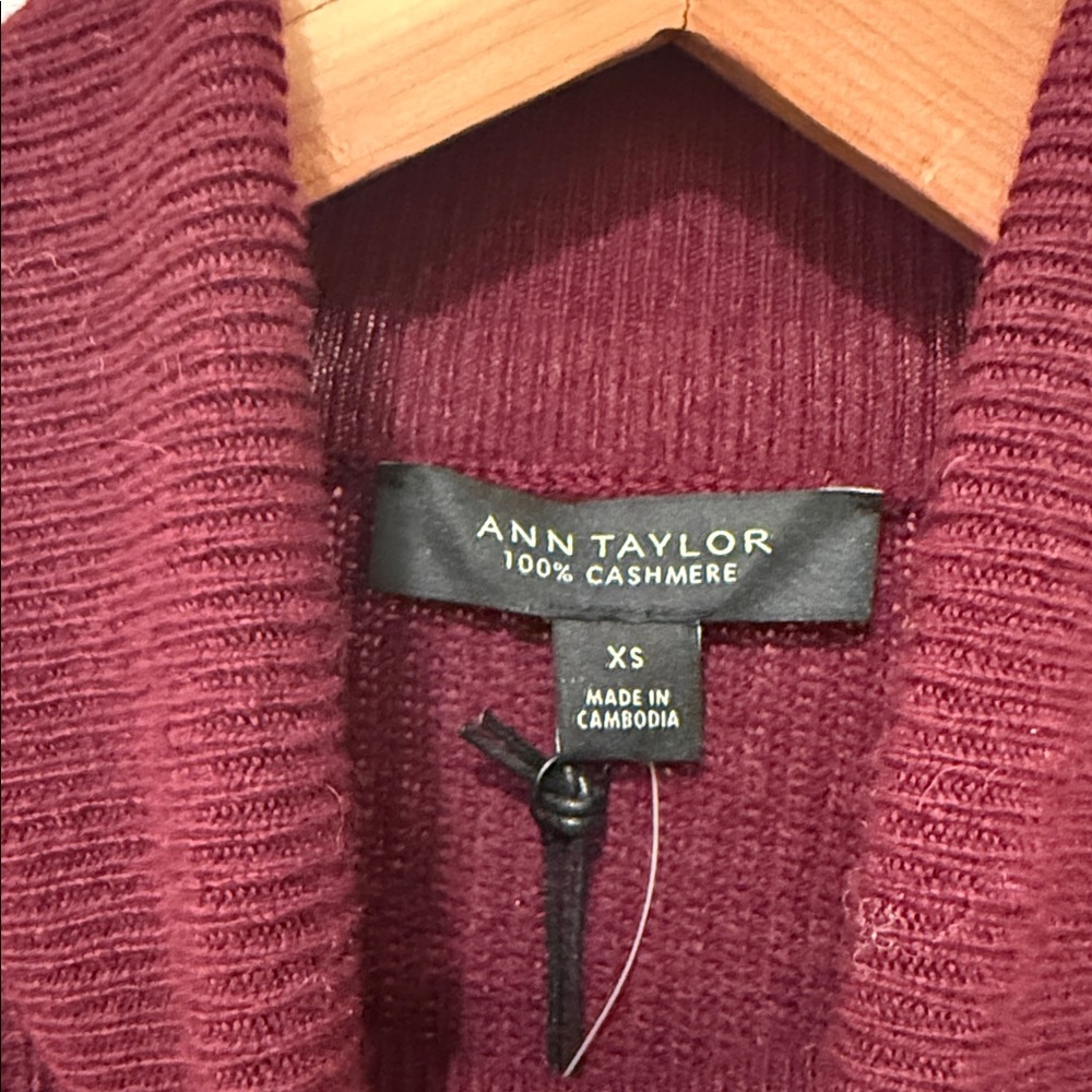 Ann Taylor Burgundy Turtleneck Sweater Sz XS - Picture 6 of 9
